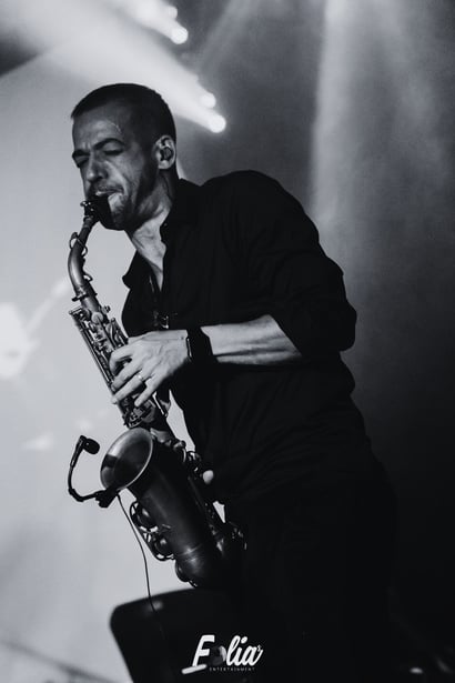 Andre Ferrari playing saxophone